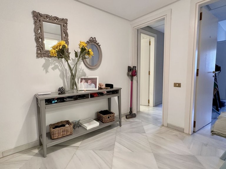 Apartment for Sale in The Golden Mile, Malaga 32
