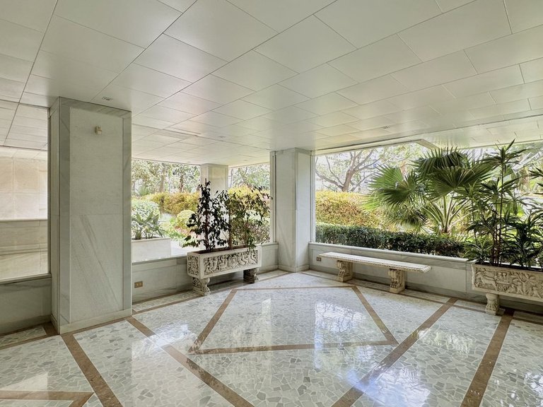Apartment for Sale in The Golden Mile, Malaga 35