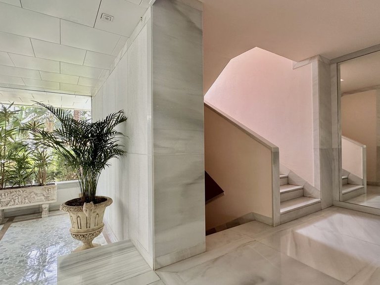 Apartment for Sale in The Golden Mile, Malaga 36