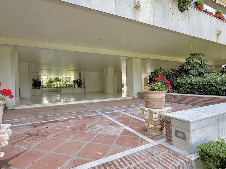 Apartment for Sale in The Golden Mile, Malaga 46