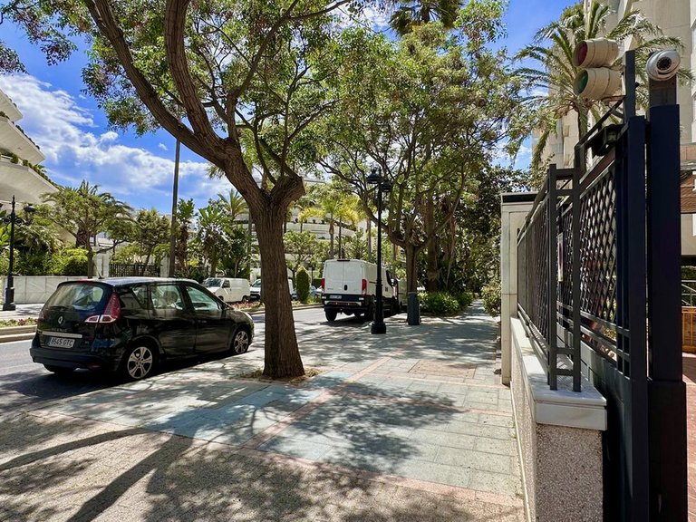 Apartment for Sale in The Golden Mile, Malaga 49