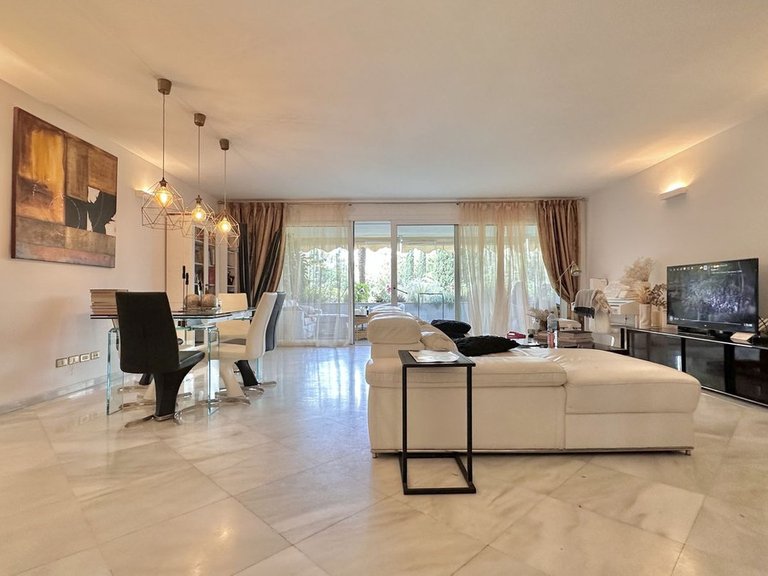 Apartment for Sale in The Golden Mile, Malaga 7