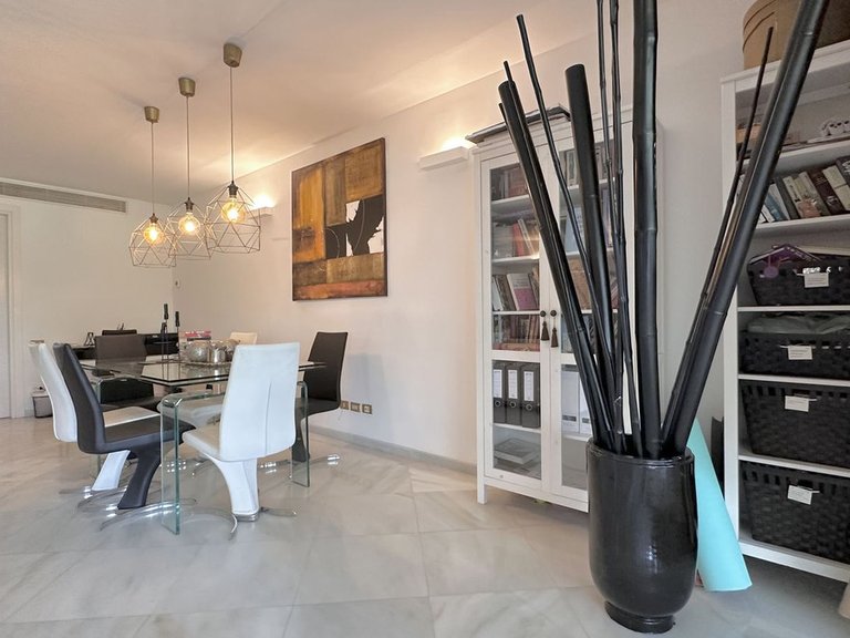 Apartment for Sale in The Golden Mile, Malaga 9