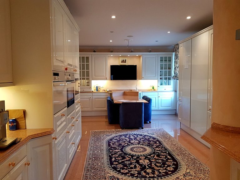 Apartment for Sale in New Golden Mile, Malaga 44