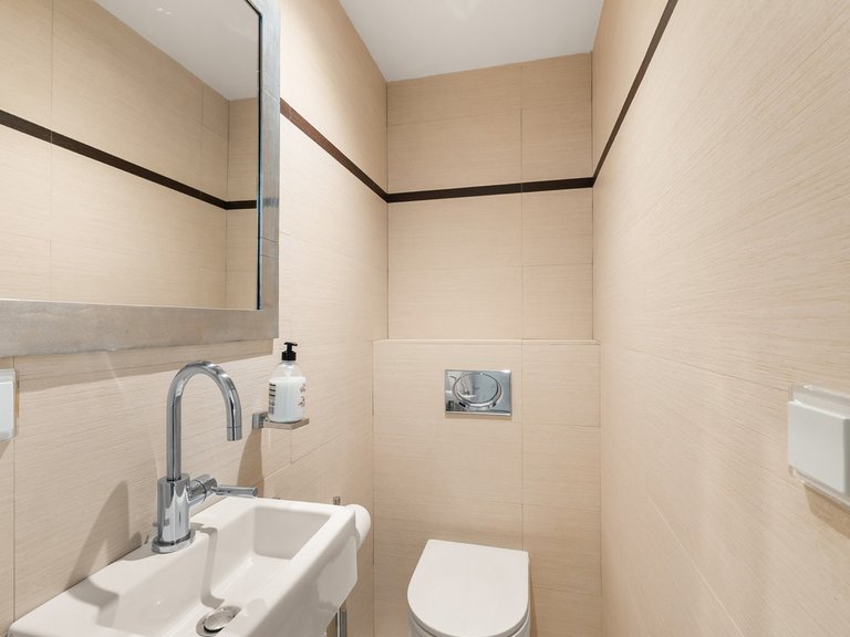 Apartment for Sale in Puerto Banús, Malaga 11