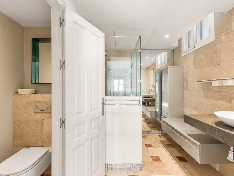 Apartment for Sale in Puerto Banús, Malaga 9