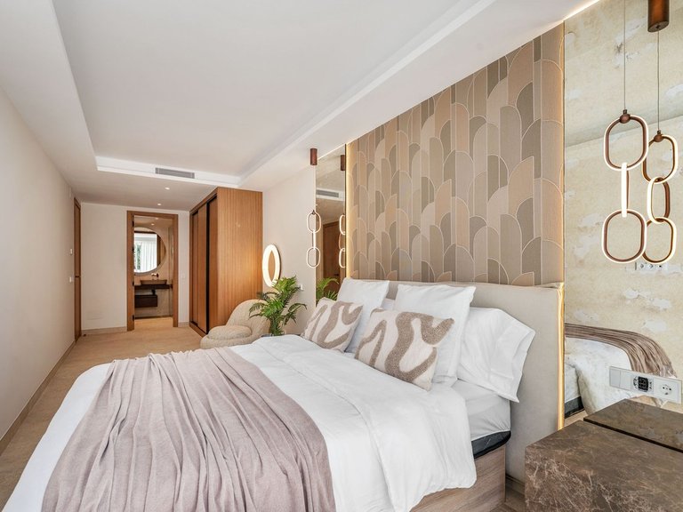 Apartment for Sale in Nueva Andalucía, Malaga 11
