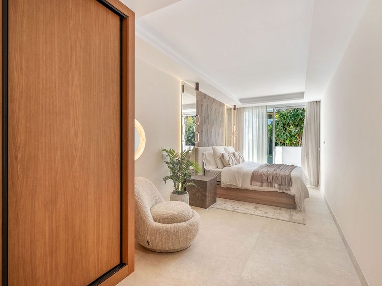 Apartment for Sale in Nueva Andalucía, Malaga 12