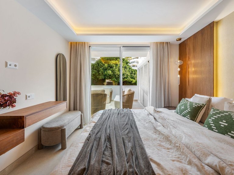 Apartment for Sale in Nueva Andalucía, Malaga 14