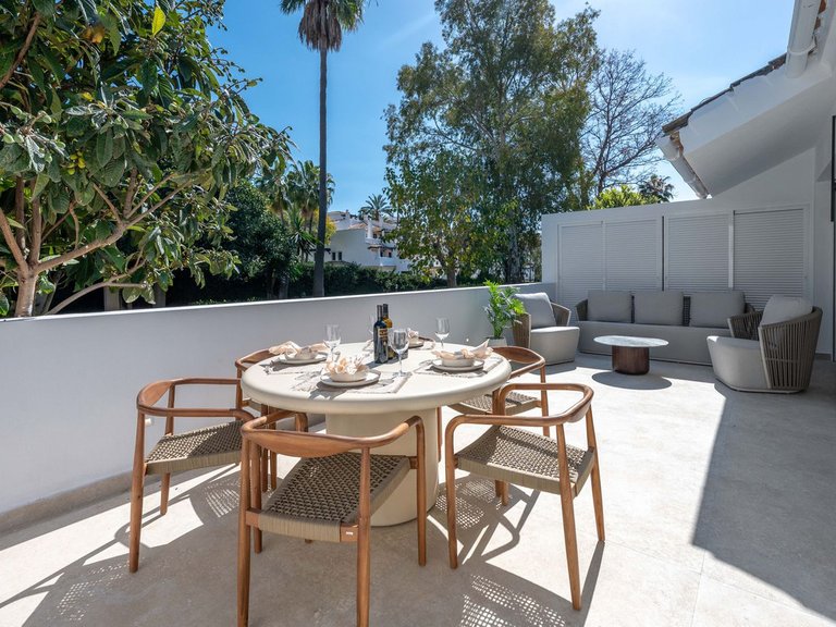 Apartment for Sale in Nueva Andalucía, Malaga 16