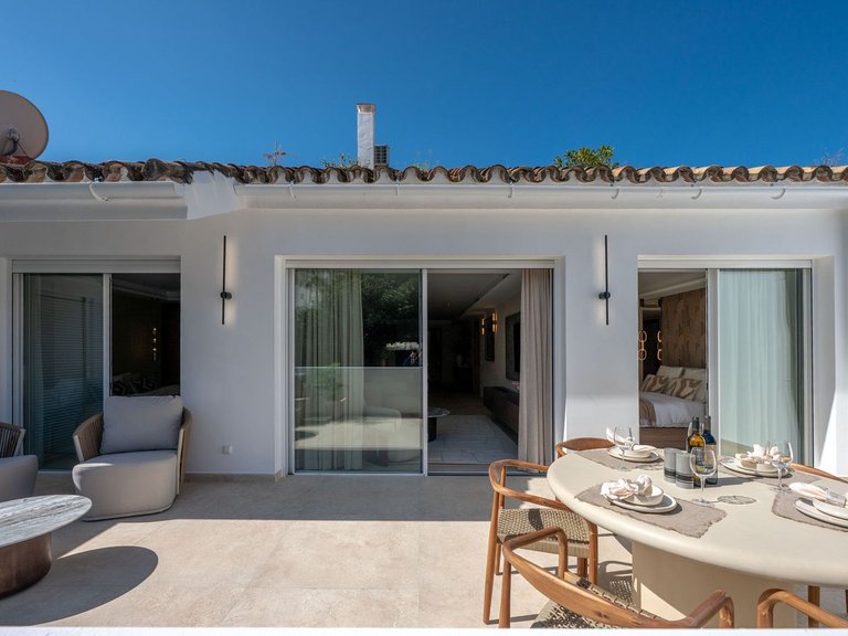 Apartment for Sale in Nueva Andalucía, Malaga 2