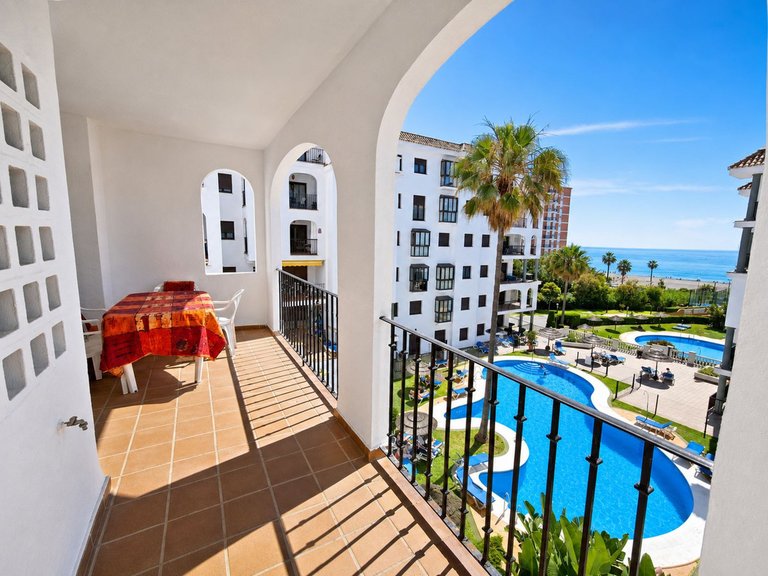 Villa for Sale in La Duquesa, Malaga 4