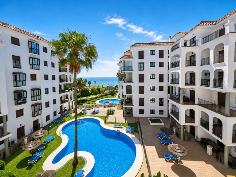 Villa for Sale in La Duquesa, Malaga 7