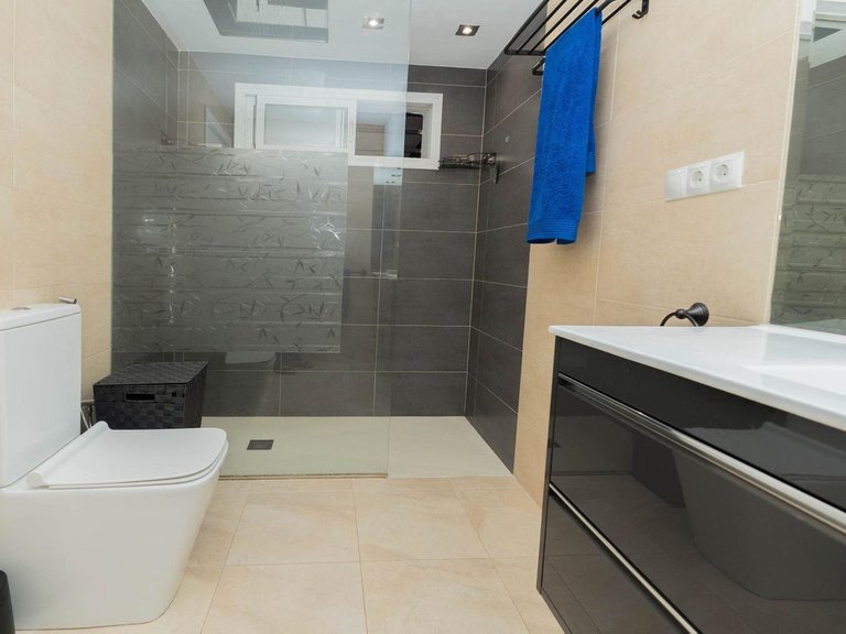 Apartment for Sale in Benalmadena Costa, Malaga 10