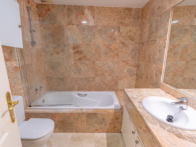 Villa for Sale in Estepona, Malaga 15