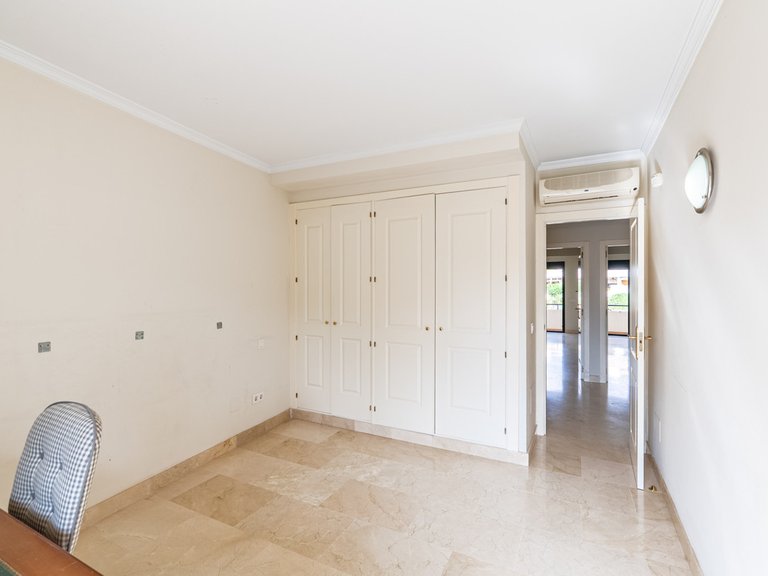 Villa for Sale in Estepona, Malaga 24