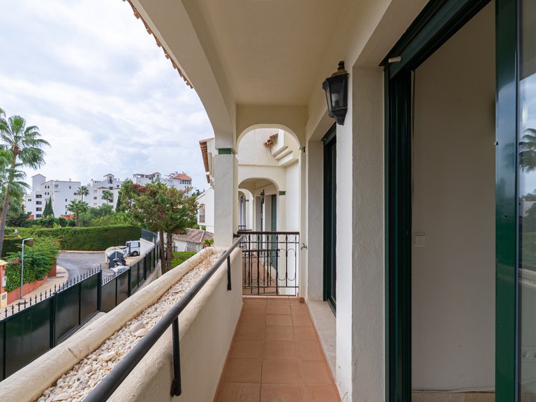Villa for Sale in Estepona, Malaga 3