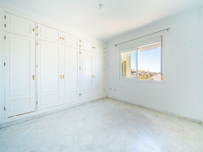 Apartment for Sale in Los Pacos, Malaga 13