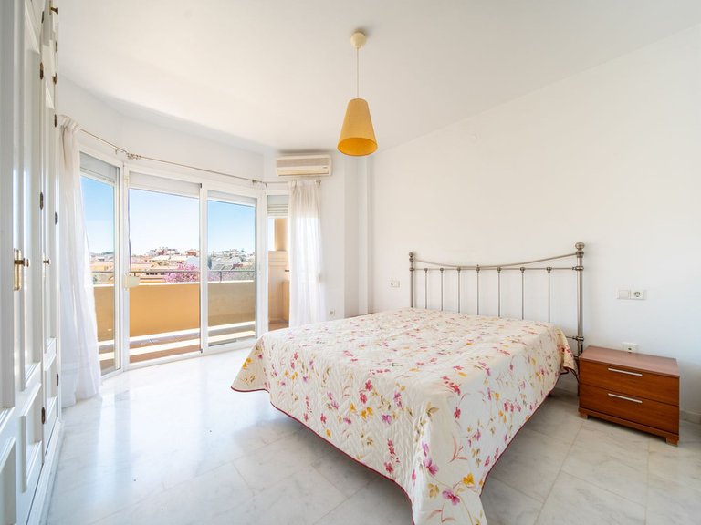 Apartment for Sale in Los Pacos, Malaga 16