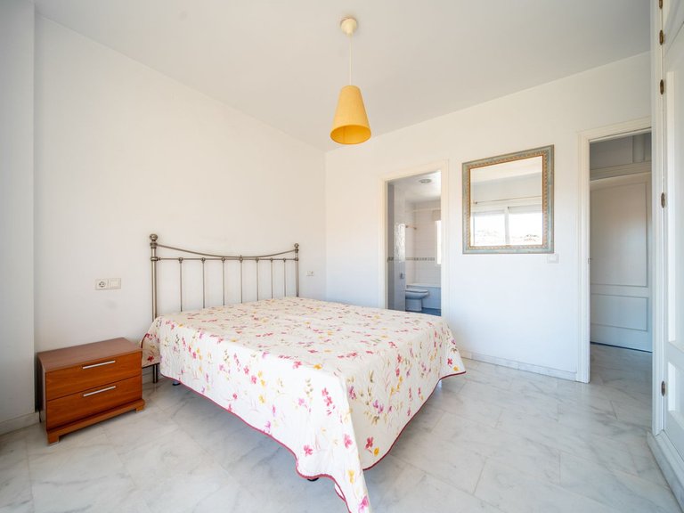 Apartment for Sale in Los Pacos, Malaga 17