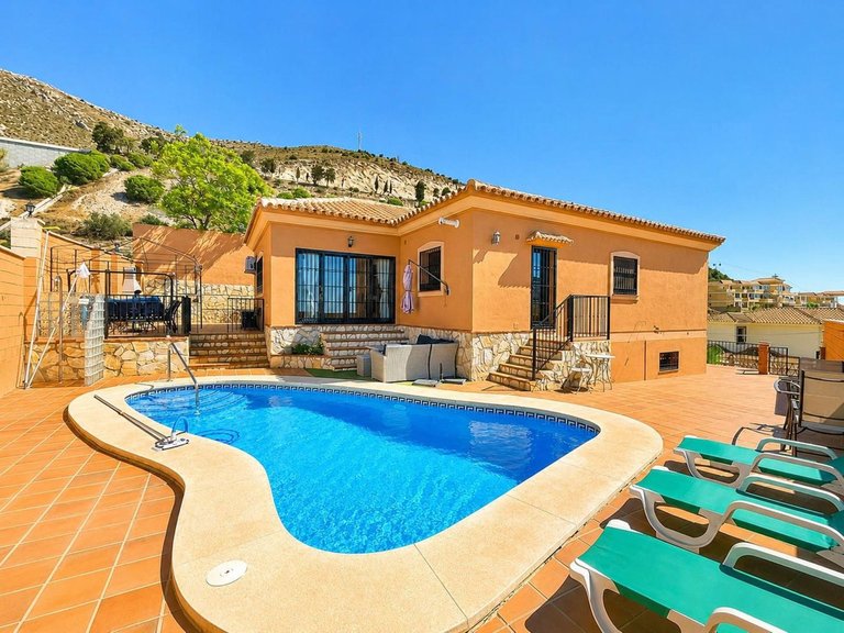 Villa for Sale in Benalmadena, Malaga 1
