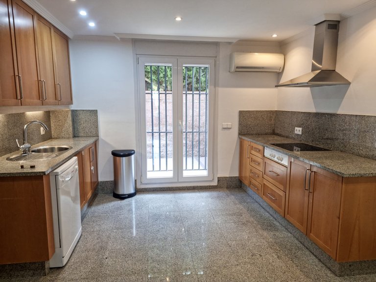 Villa for Sale in Santa Clara, Malaga 5