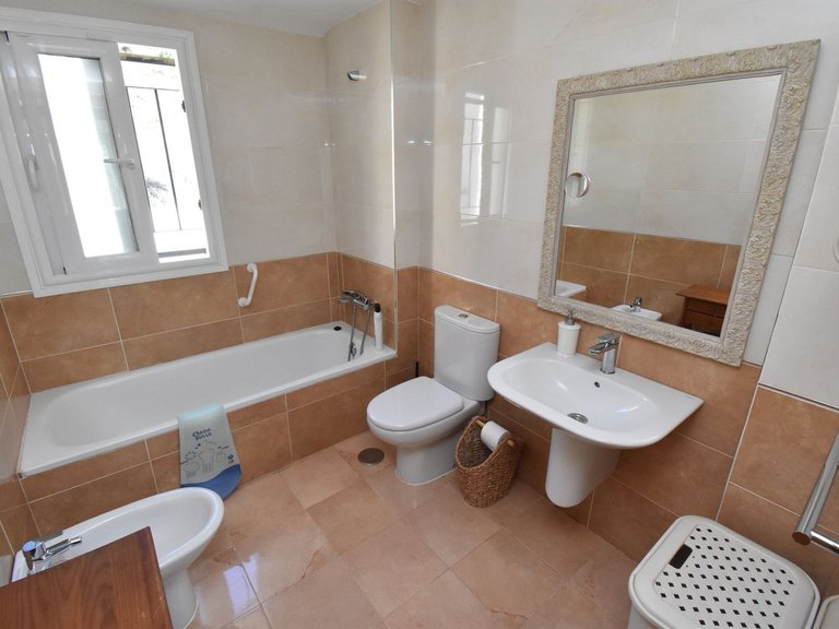Apartment for Sale in Los Pacos, Malaga 13
