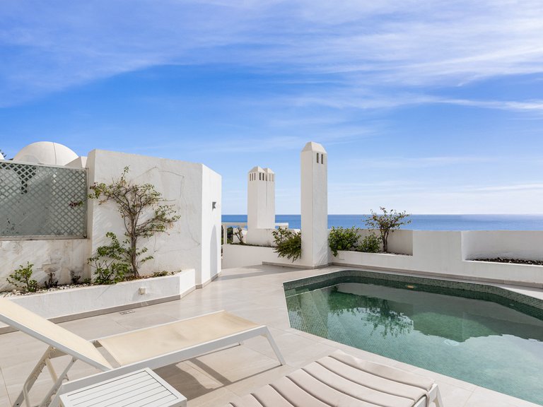 Apartment for Sale in The Golden Mile, Malaga 1