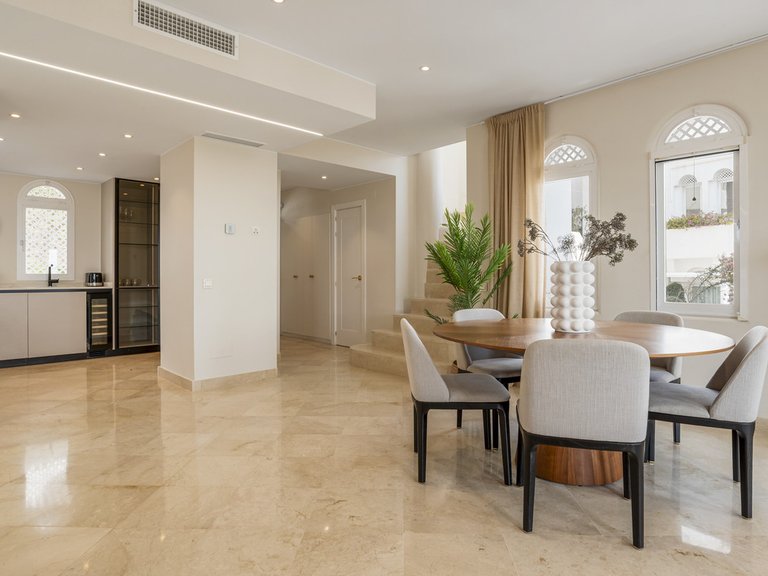Apartment for Sale in The Golden Mile, Malaga 10