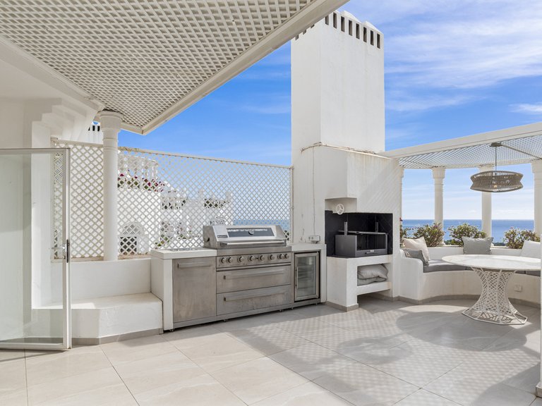 Apartment for Sale in The Golden Mile, Malaga 19