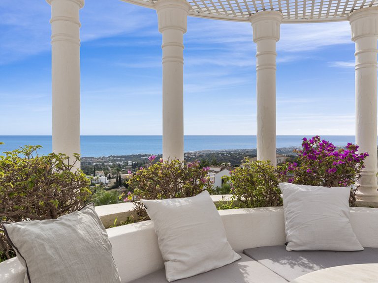 Apartment for Sale in The Golden Mile, Malaga 2