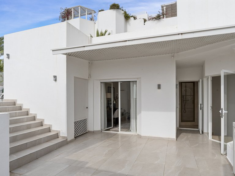 Apartment for Sale in The Golden Mile, Malaga 22