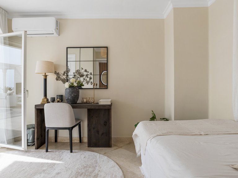 Apartment for Sale in The Golden Mile, Malaga 23