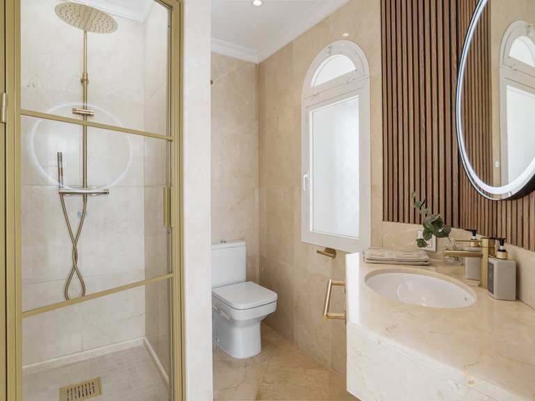 Apartment for Sale in The Golden Mile, Malaga 25