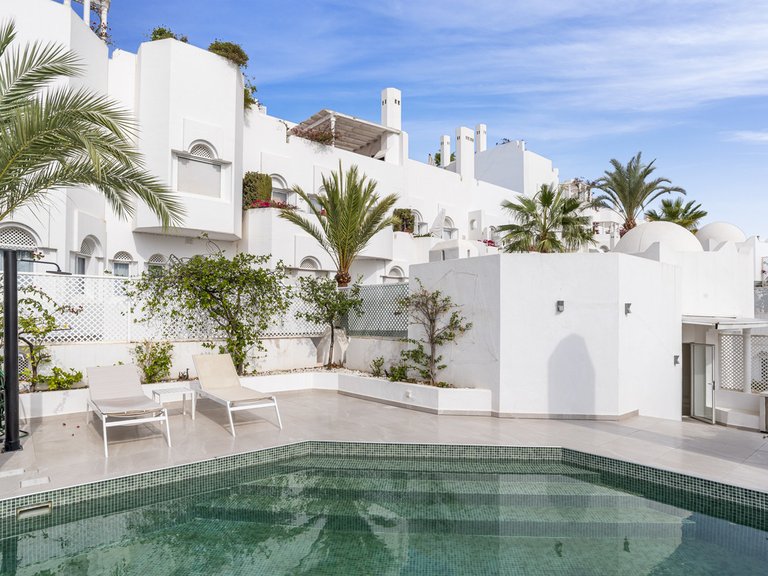Apartment for Sale in The Golden Mile, Malaga 30