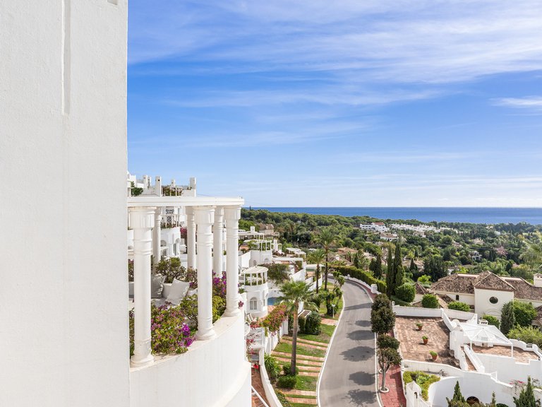 Apartment for Sale in The Golden Mile, Malaga 32
