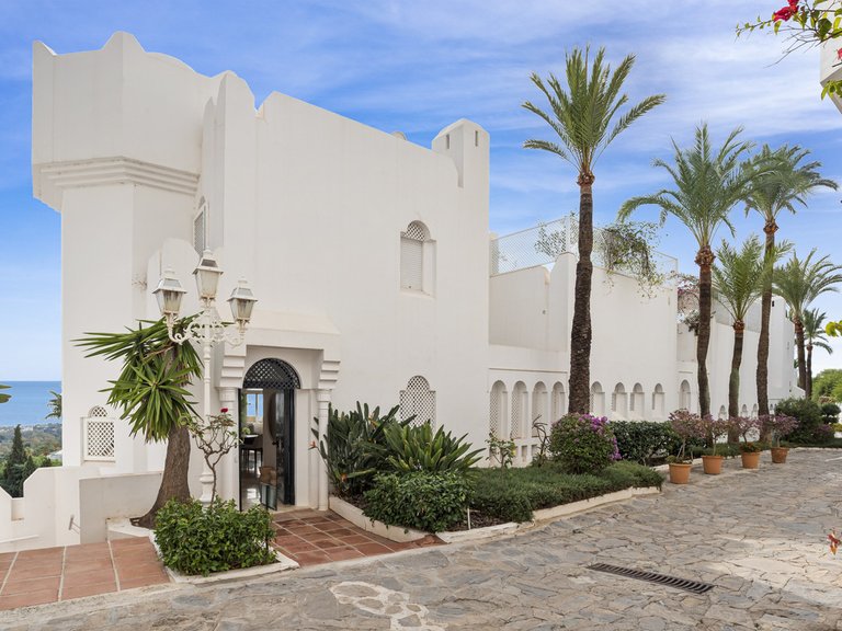 Apartment for Sale in The Golden Mile, Malaga 33