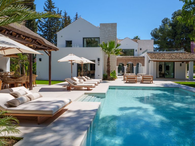 Villa for Sale in Marbella, Malaga 1