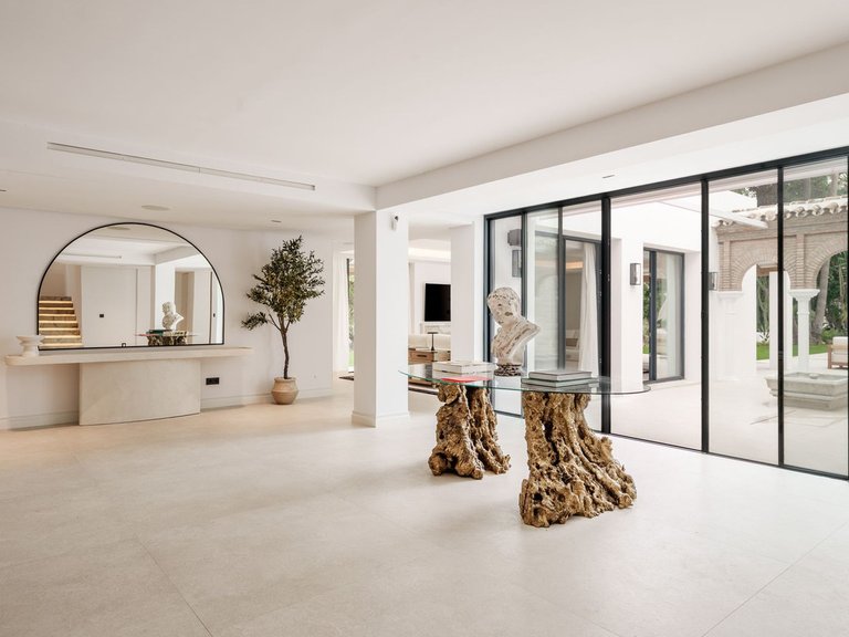 Villa for Sale in Marbella, Malaga 18