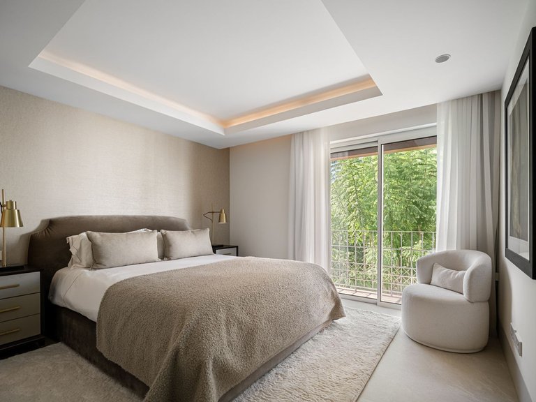 Apartment for Sale in The Golden Mile, Malaga 15