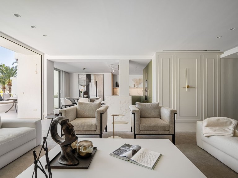 Apartment for Sale in The Golden Mile, Malaga 2