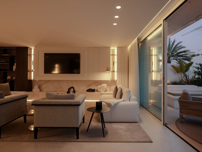 Apartment for Sale in The Golden Mile, Malaga 20