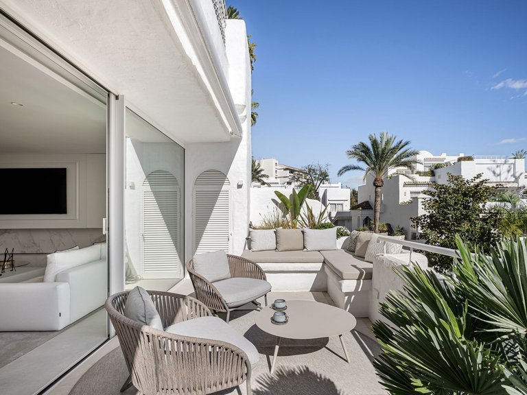 Apartment for Sale in The Golden Mile, Malaga 22