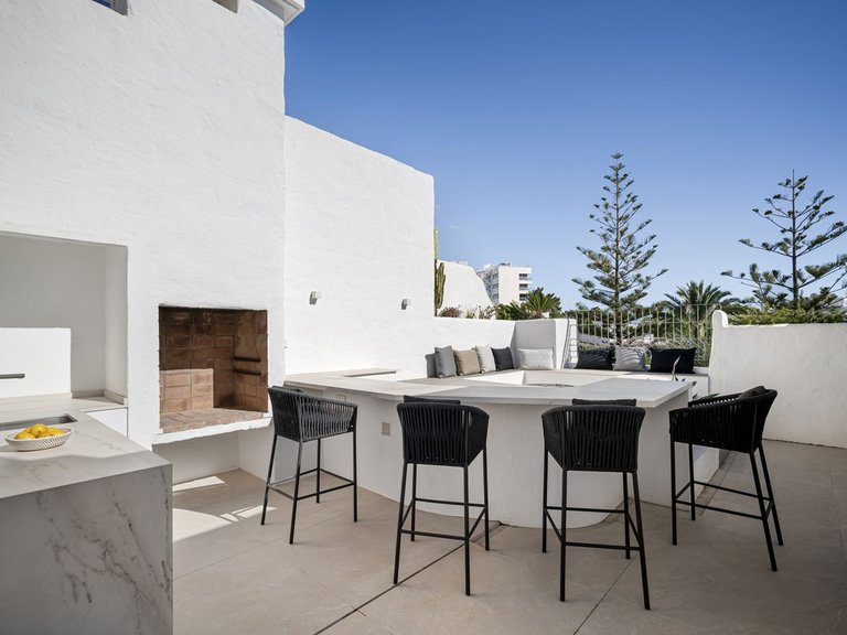 Apartment for Sale in The Golden Mile, Malaga 23