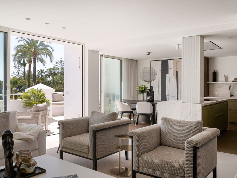 Apartment for Sale in The Golden Mile, Malaga 5