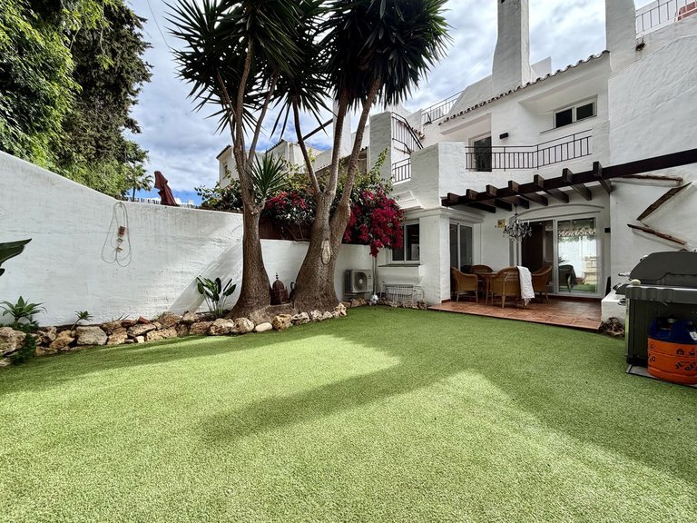 Villa for Sale in Nueva Andalucía, Malaga 1