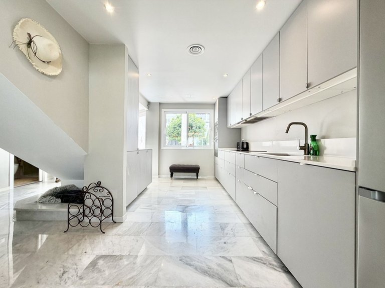Villa for Sale in Nueva Andalucía, Malaga 14
