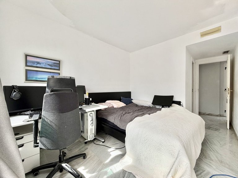 Villa for Sale in Nueva Andalucía, Malaga 28