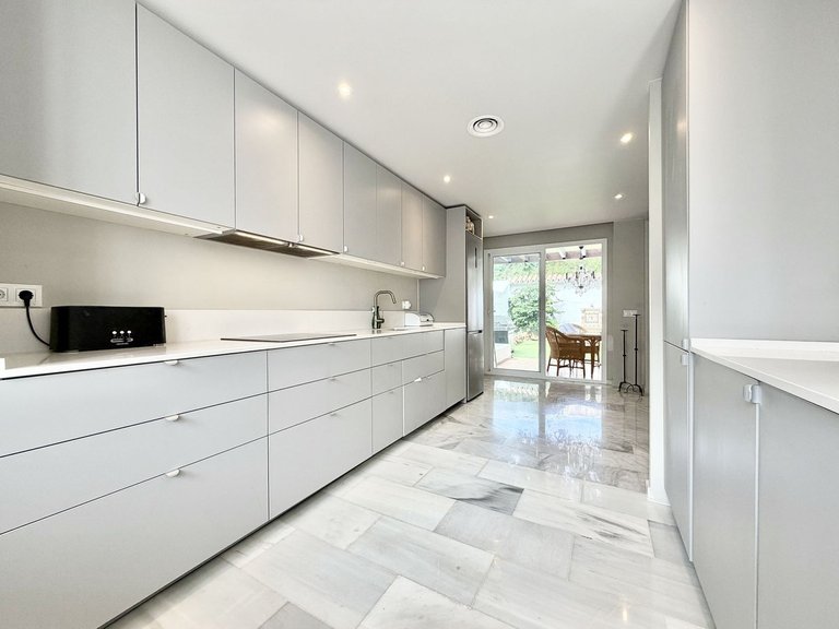 Villa for Sale in Nueva Andalucía, Malaga 3