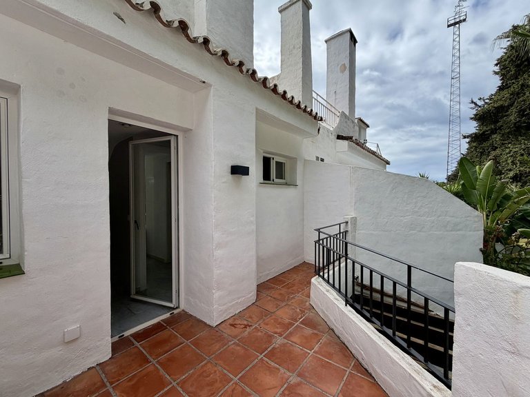Villa for Sale in Nueva Andalucía, Malaga 33